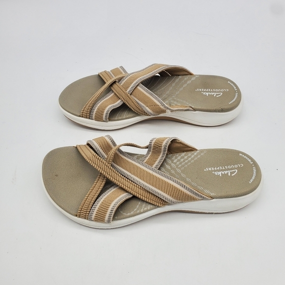 Clarks Shoes Women 7.5 Cloudsteppers Mira Isle Sandals Tan Sand Sable Slide - Picture 3 of 9